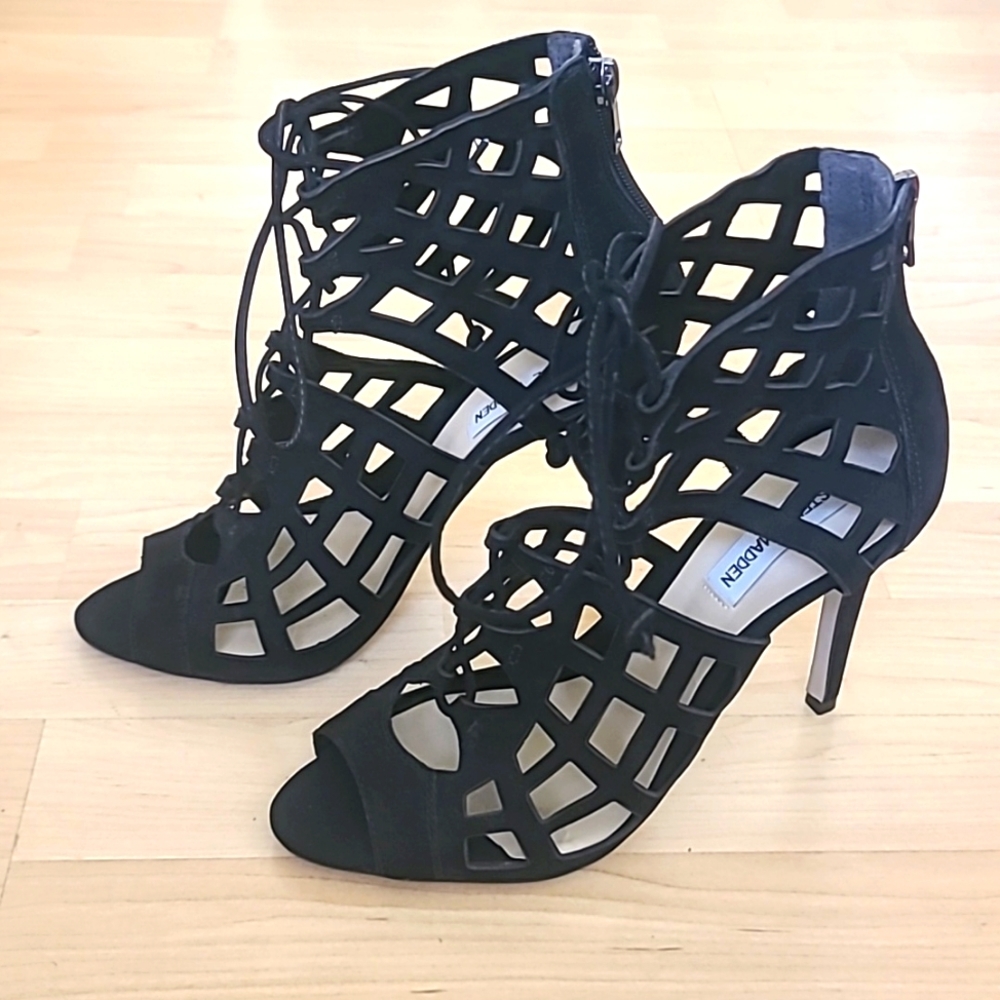 Steve Madden Elegant Ursula Black Suede High Heels Size 8